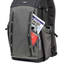 Think Tank Mochila BackLight Sprint Slate Negra | Mochila ligera para fotografía de aventura con estilo discreto y acceso traser