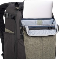 Think Tank Mochila Mirrorless Mover Verde | Mochila compacta para cámaras sin espejo con múltiples ópticas y tablet