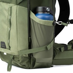 Think Tank Mochila BackLight 18L Verde | Mochila compacta para fotógrafos de aventura con acceso trasero seguro