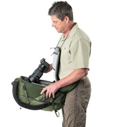 Think Tank Mochila BackLight 18L Verde | Mochila compacta para fotógrafos de aventura con acceso trasero seguro