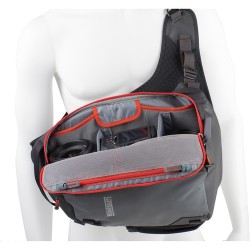 Think Tank Mochila MindShift PhotoCross 13 Gris | Mochila fotográfica compacta y resistente para aventuras al aire libre