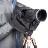 Think Tank Funda Impermeable de Emergencia - Medium | Cobertura ligera para cámaras DSLR con objetivo estándar