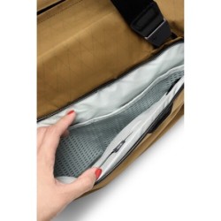 Peak Design Travel Duffel 35L Coyote Bolso de Hombro | Bolso de viaje amplio, resistente y versátil para fotógrafos y aventurero
